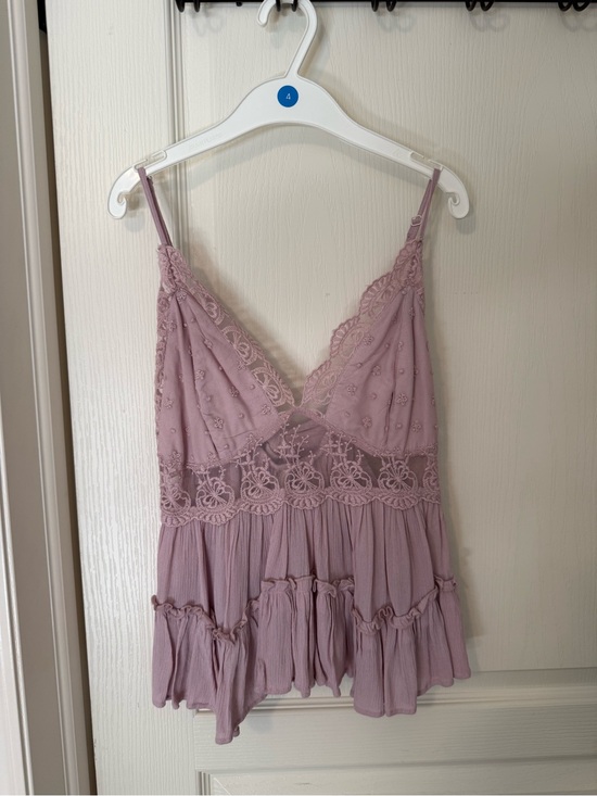 Free People Tops - Free People Lace-Trim Adjustable Strap Cami in Lilac - Size Small